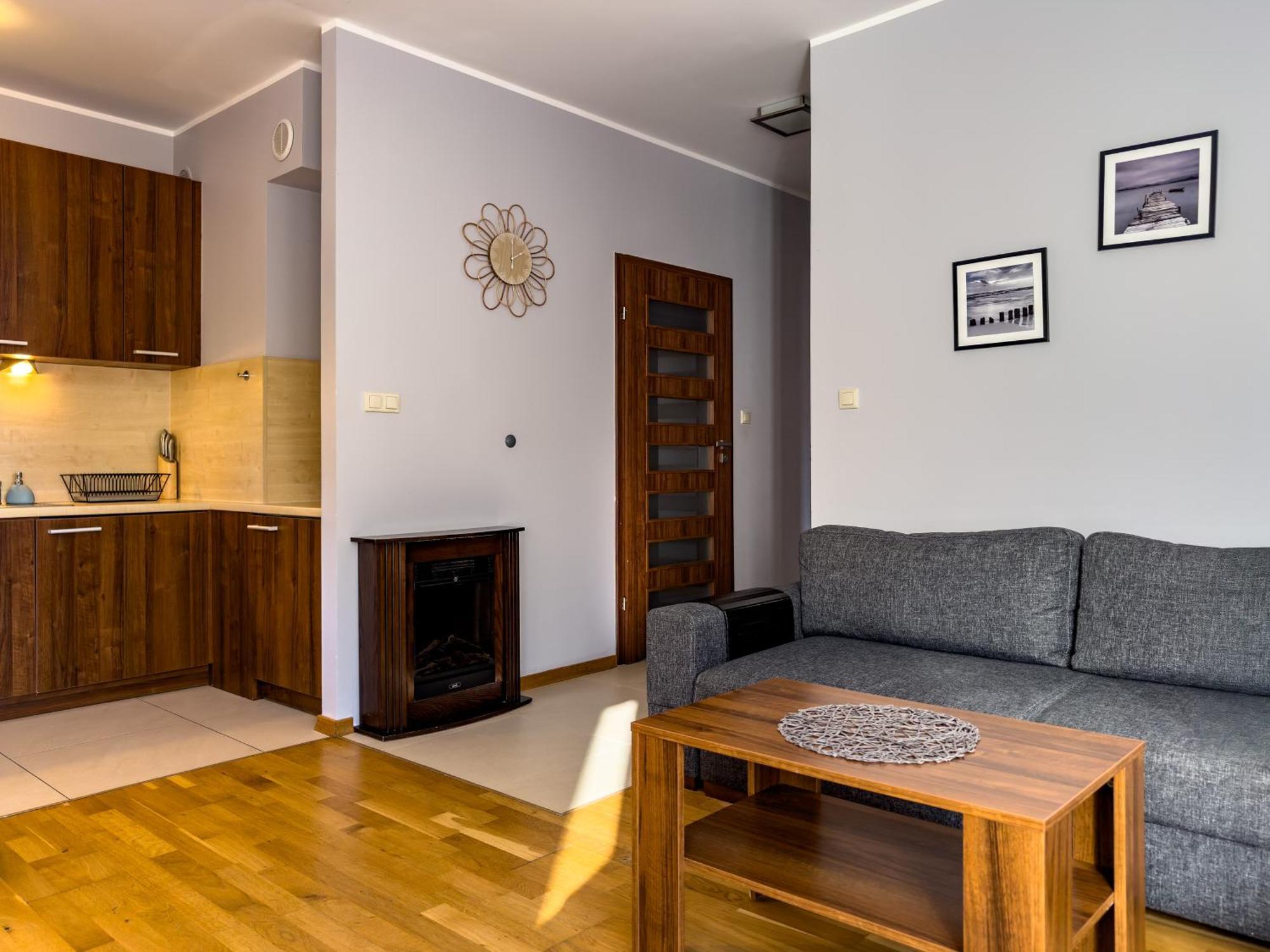 Villa 4 Pory Roku Jastrzębia Góra エクステリア 写真